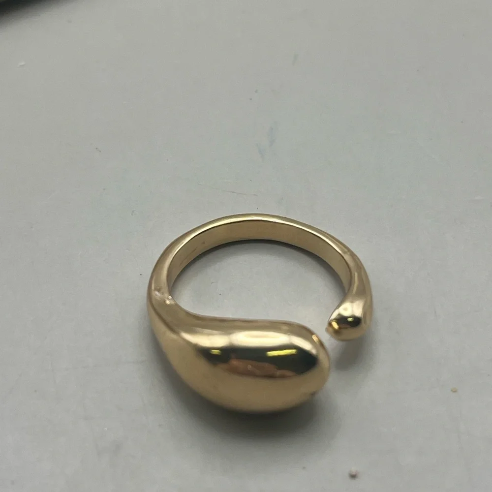 N/A elegant vintage‑inspired